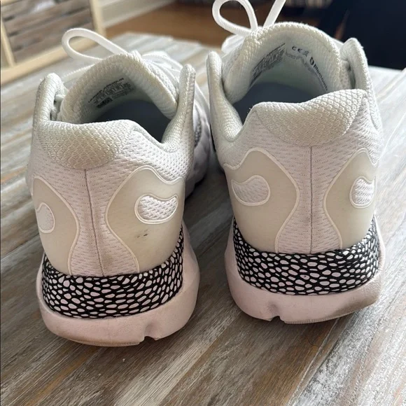 Under Armour HOVR Infinite 2 Running Shoes - Picture 6 of 12